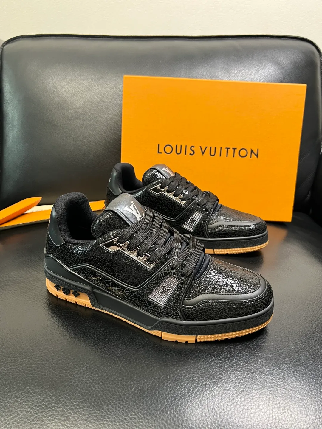 Men's shoes 💰820 Lv high quality top handicrafts Louis Vuitton, counters are equipped with the original factory, the uppers are imported from Italy, high-quality splicing colorful complex crafts, imported cowhide lining is soft and comfortable, soles: original soles specially provided by the original factory, T men's shoes 💰U exclusive movable molded soles are super comfortable, original factory single goods, code number 38-45 (customized 46)
